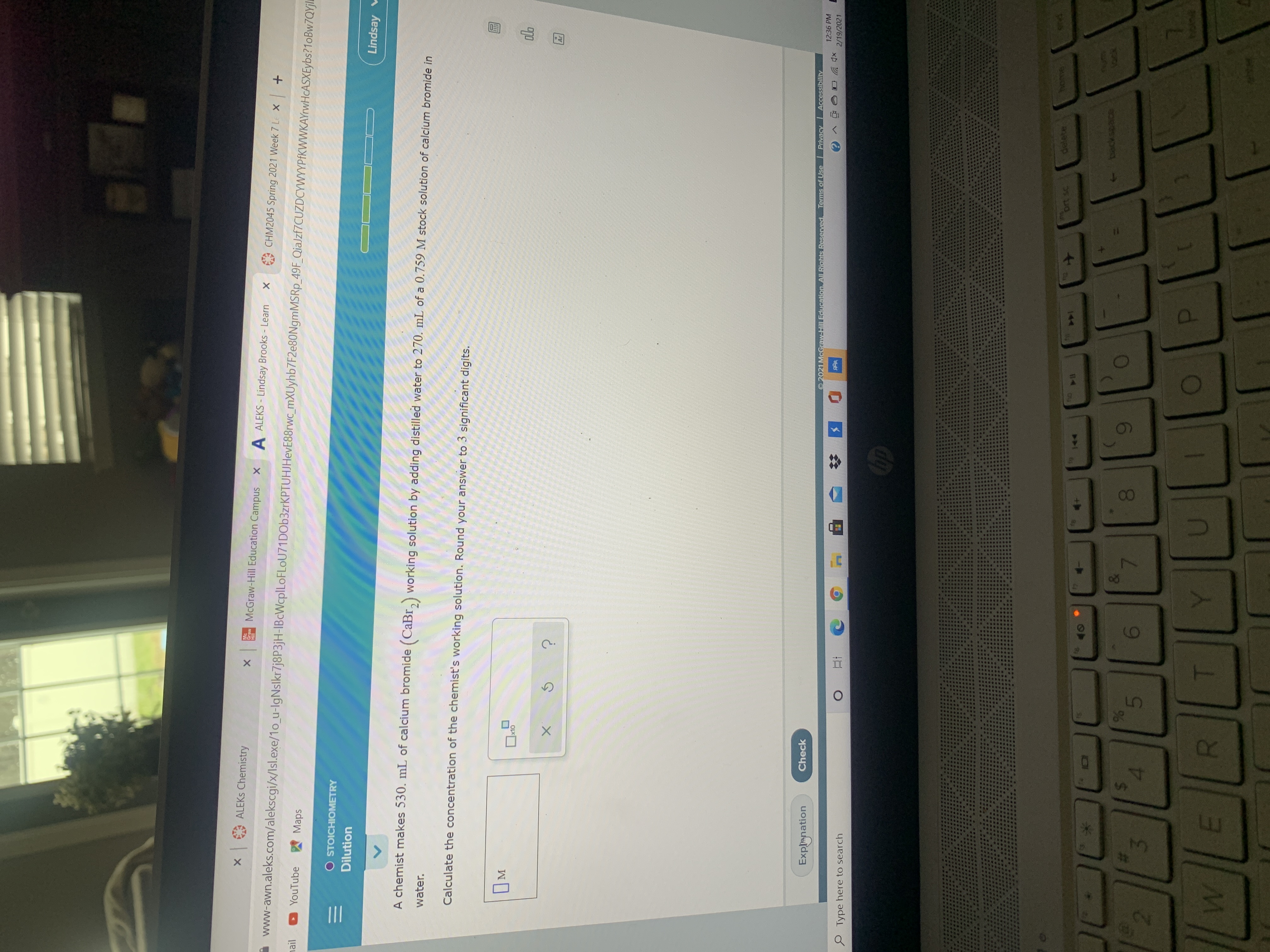 Lindsay
A chemist makes 530. mL of calcium bromide (CaBr,) working solution by adding distilled water to 270. mL of a 0.759 M stock solution of calcium bromide in
water.
Calculate the concentration of the chemist's working solution. Round your answer to 3 significant digits.
OM
alo
x10
Ar
