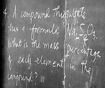 4. A compound Thissultate
this a formal Wa. S. Or
What is the mass
of
comporund?
[percentage
each elements in the